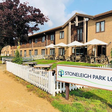 Stoneleigh Park Lodge Leamington Spa Exterior foto